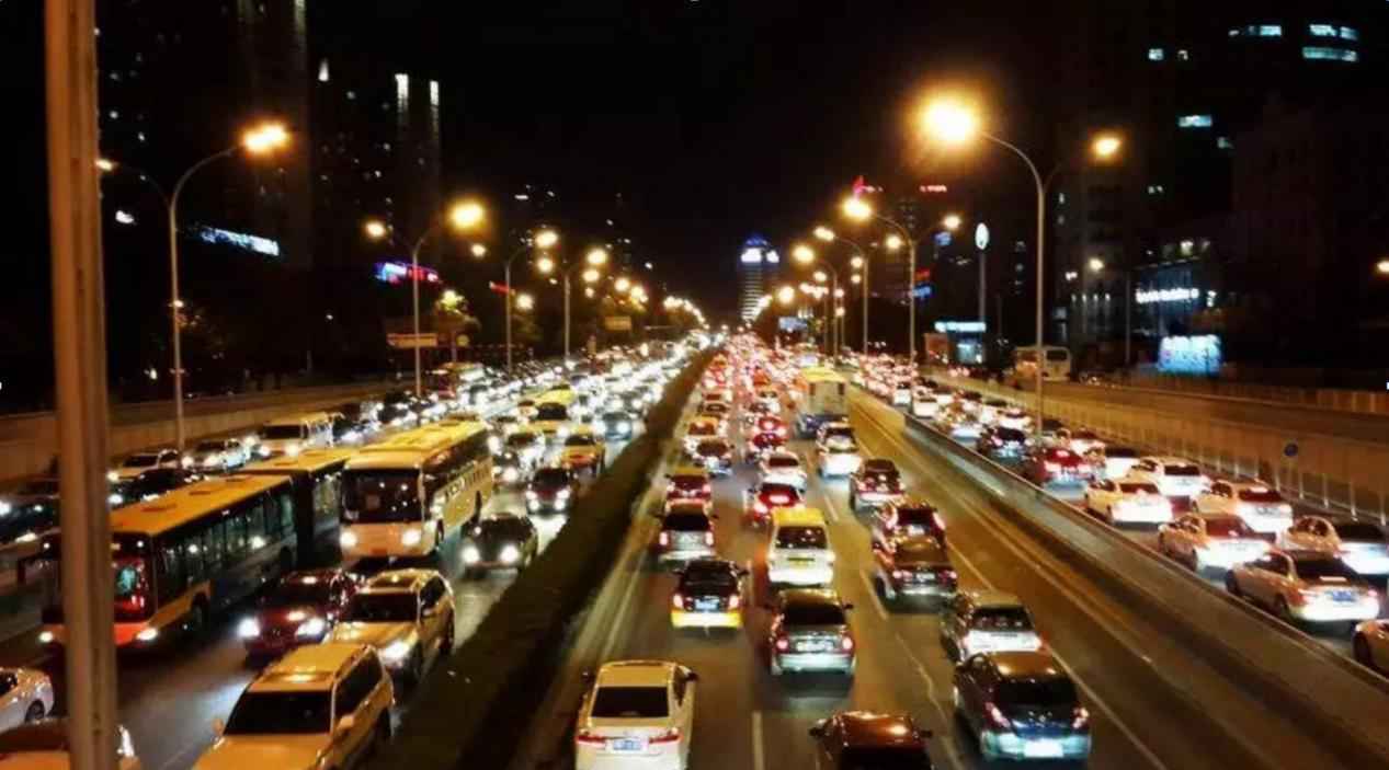 利用人工智能算法实现交通事件自动研判，实时发现拥堵根源，解决大(图1)